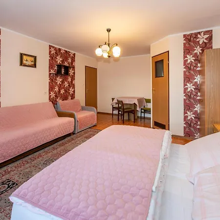 ゲストハウス O. W. Jodelka 3*