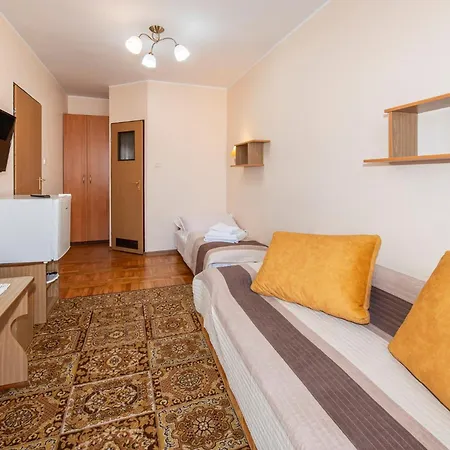 ゲストハウス O. W. Jodelka ウェバ