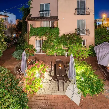 ゲストハウス O. W. Jodelka 3*