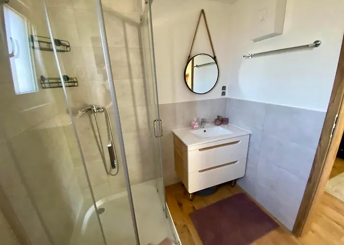 招待所 O. W. Jodelka