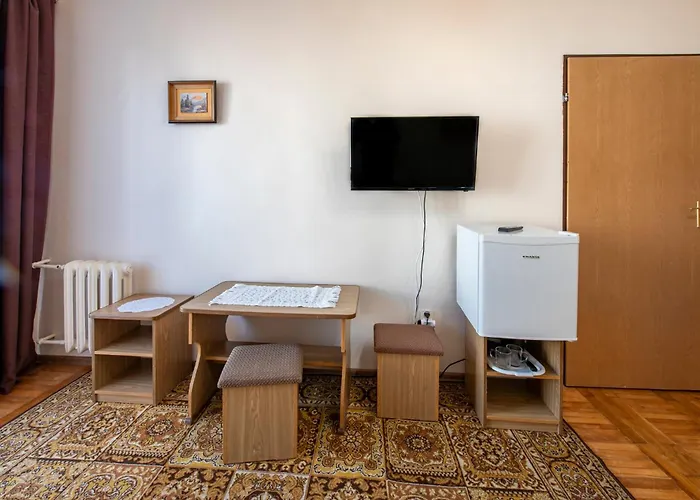 O. W. Jodelka 莱鲍