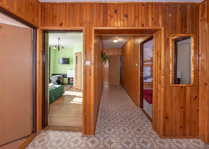 O. W. Jodelka 莱鲍